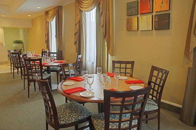 Holiday Inn Washington-Georgetown Restaurant photo